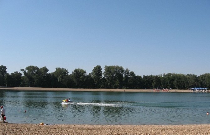 Imali seks na Adi Ciganliji pa ih udario grom, završili u hitnoj