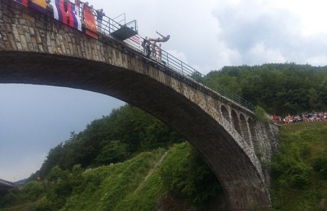 Miladinović već drugu godinu zaredom najbolji u skokovima s Kamenog mosta