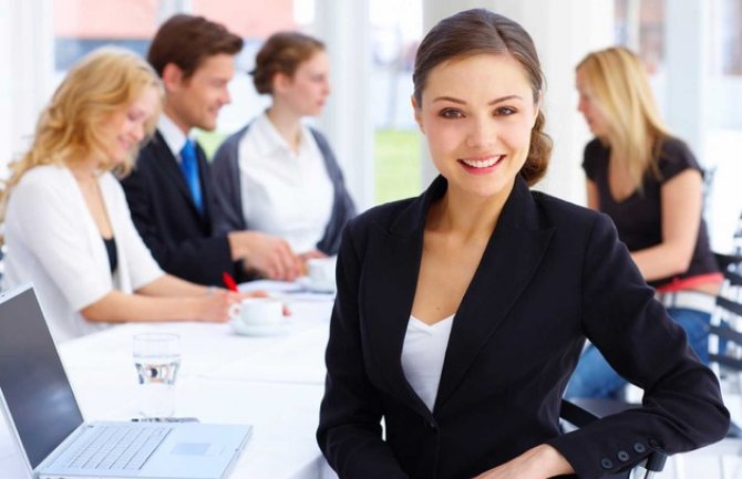 Vrućine ne utiču na dres kod u institucijama, obavezno prikladno odjevanje