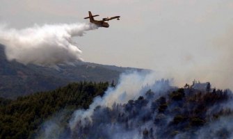 Avio-helikopterska jedinica MUP-a gasila požar na Cetinju, apel građanima da ne pale vatru na otvorenom