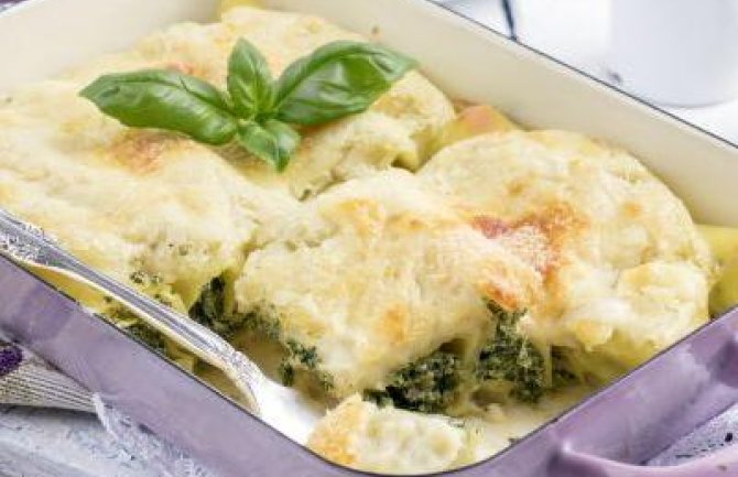 Đuveč sa spanaćem