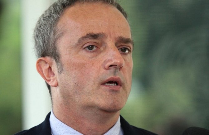 Sve manje ljudi sa Balkana ide u ID