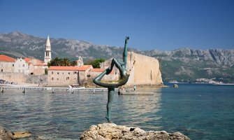 Pet razloga zbog kojih morate voljeti Budvu