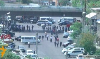 Jerevan: Grupa jermenskih opozicionara zauzela bazu policijske patrole