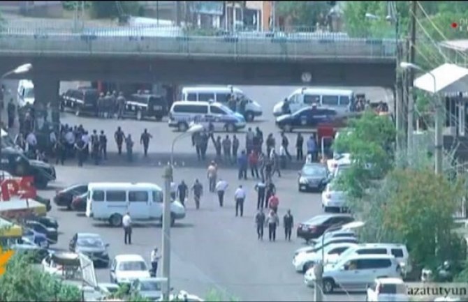 Jerevan: Grupa jermenskih opozicionara zauzela bazu policijske patrole