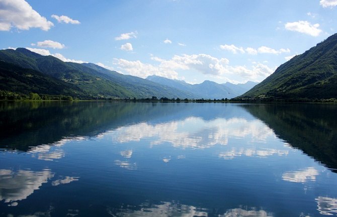 Plavsko jezero ne prestaje da oduševljava! (Foto)