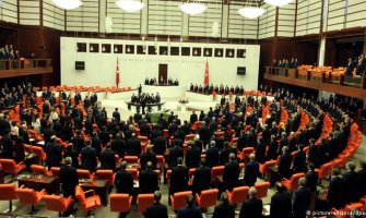 Turska: Parlament evakuisan zbog lažne uzbune