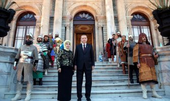 Erdoganovi žive u palati vrijednoj preko 650 miliona eura, samo za čaj daju 2.000 eura