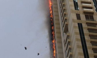 Dubai: Lokalizovan požar u zgradi od 75 spratova (VIDEO)
