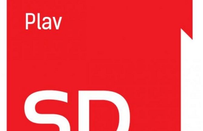 Asfaltiranjem glavne ulice u sred sezone izaziva saobraćajni kolaps i ugažava bezbjednost grđana