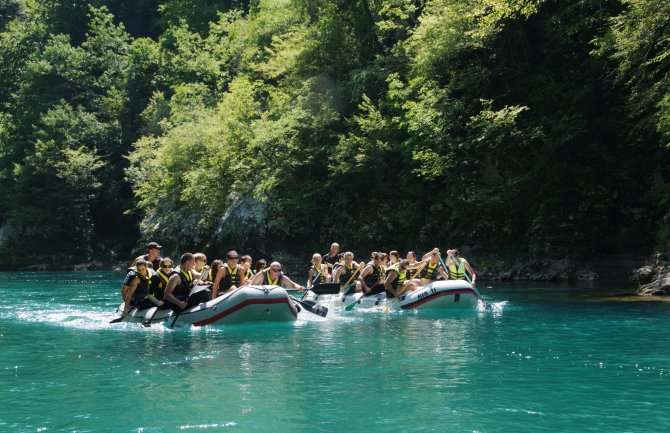 Kuda za topli vikend: Splavarenje Tarom, planinarenje Prokletijama...