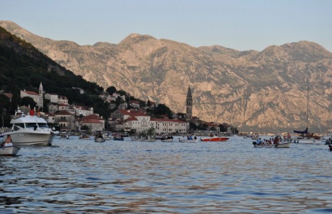 Perast: Juče održana Fašinada, tradicija duga 565 godina