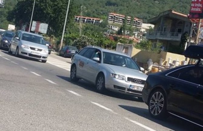 Kilometarske kolone prema Sutomoru i Baru