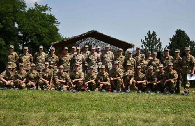 Završen Ljetnji vojni kamp za mlade, najboljima uručene diplome