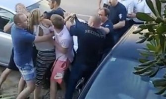 Masovna tuča u Hrvatskoj: Gosti spriječili policiju da ukoloni terasu kafića (Video)