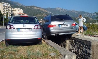 Bečići: Bosanac na vrlo čudnom mjestu parkirao automobil (FOTO)