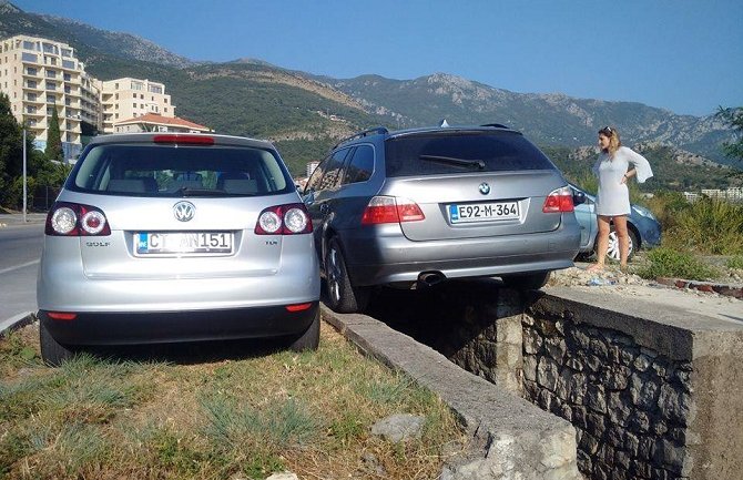 Bečići: Bosanac na vrlo čudnom mjestu parkirao automobil (FOTO)
