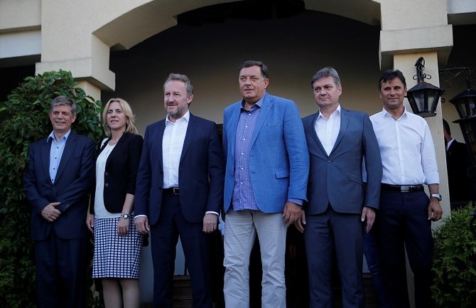 Dodik i Izetbegović postigli dogovor o EU i MMF-u