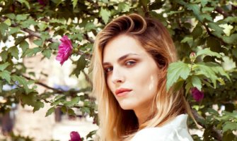 Andreja Pejić traži finog momka  koji ima 5 krava, 12 ovaca i 100 hektara zemlje