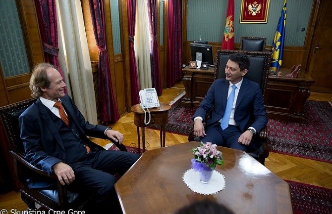 Ratifikacija Protokola vrlo brzo, Njemačka želi da vidi CG u NATO-u i EU 