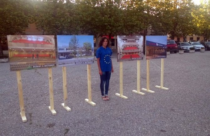 Nikšić: Novi performans na Trgu Slobode (FOTO)