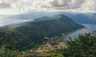 Kotor:Ni traga od Franuza, u potragu se uključili i hrvatski spasioci i psi tragači