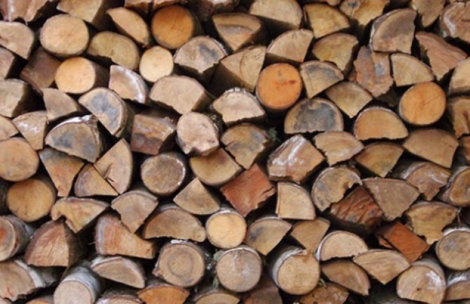 Kragujevac: Muškarac (36) krao dok je prodavao drva za ogrijev