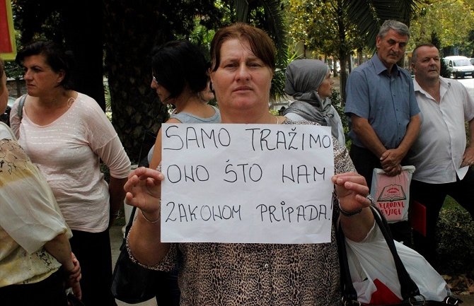 U Podgorici počeo protest majki iz Rožaja: Nećemo odustati