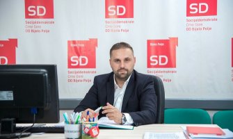 Bećirović: Zašto sredstva za vakcinaciju nijesu na vrijeme obezbijeđena?