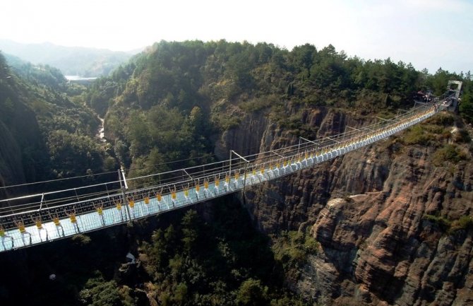 Otvoren najduži i najviši most sa staklenim dnom na svijetu (FOTO)