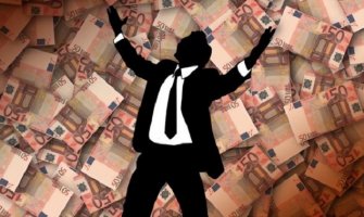 Ko prima više i država mu daje