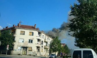 Nikšić: Tri stana potpuno izgorela u požaru, jedna osoba povrijeđena 