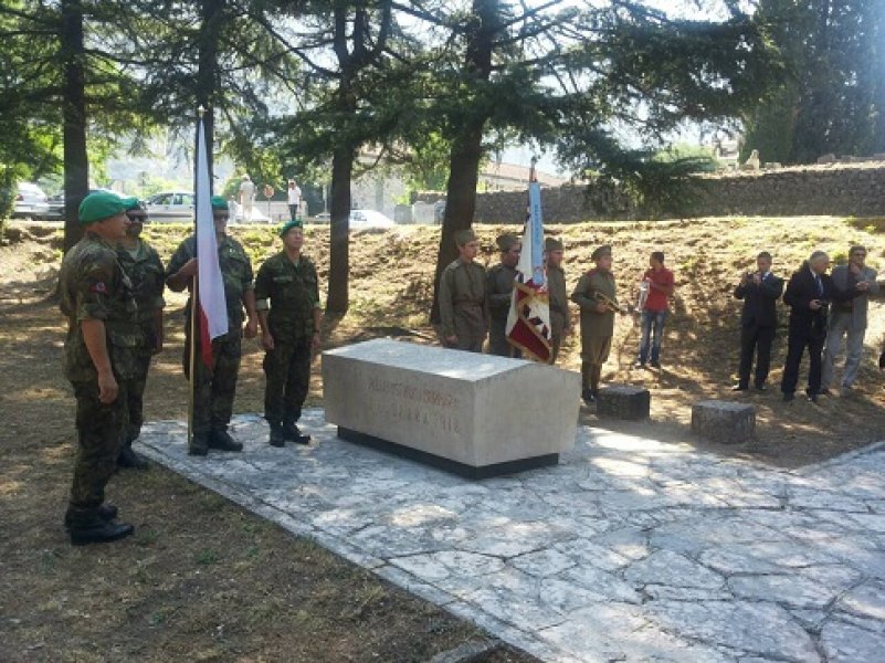 00201a83b4eb80647544fcc913cfc59006153cba848fa3f3130ba7a9e3a025c266c92full