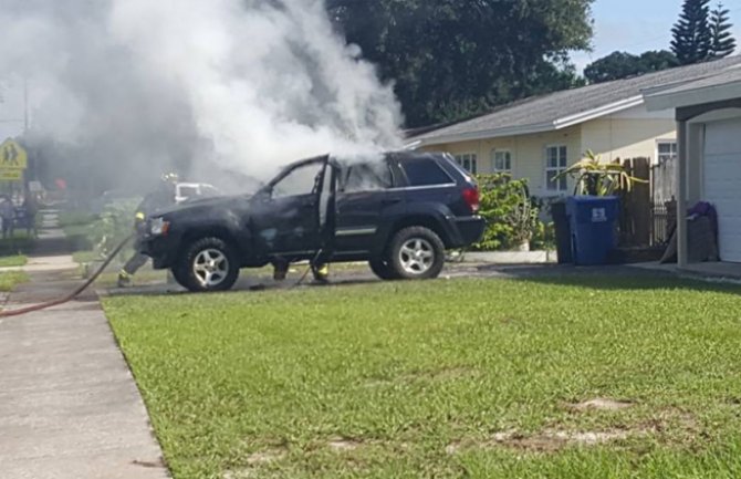 Samsung Galaxy Note 7 eksplodirao i zapalio automobil(FOTO)