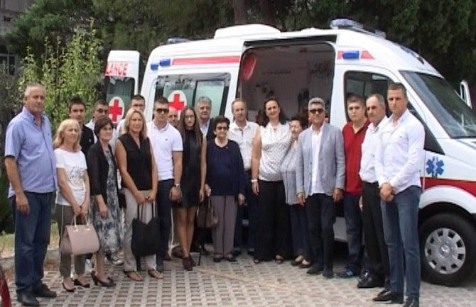 Sanitetsko vozilo za barsku bolnicu