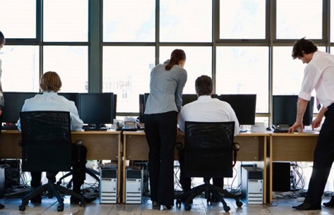 Umjesto otpuštanja šest hiljada viška, zaposlili novih tri ipo hiljade radnika  