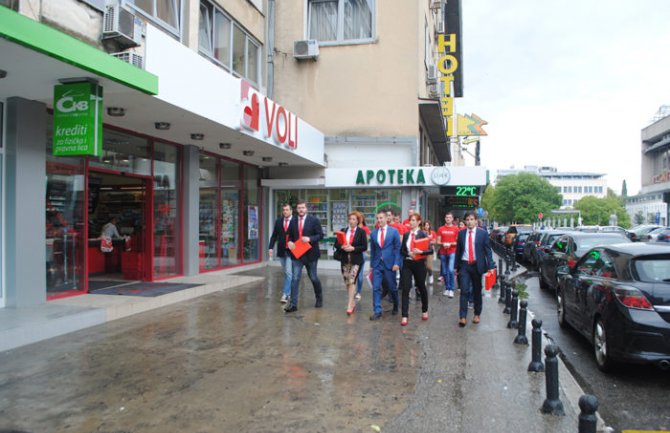 Demokrate predale izbornu listu i pustile bijele golubove