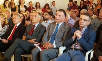 U Crnoj Gori se vlast doživljava kao podjela plijena