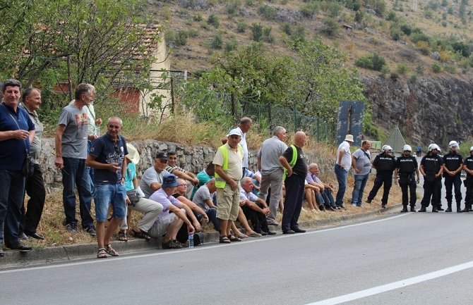  Kapovci sjutra blokiraju izlaz na Zlatici, zahtijevaju isplatu otpremnina