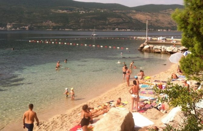 Turisti u Novom zadovoljni ponudom i cijenama,najviše uživaju u prirodnim ljepotama (FOTO)