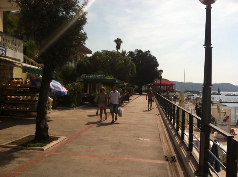 1438891910210831985901288517183406n