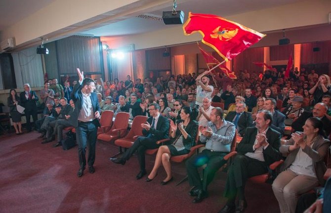 Pajović: Skupština mi ne plaća telefon i gorivo, to se zove solidarnost