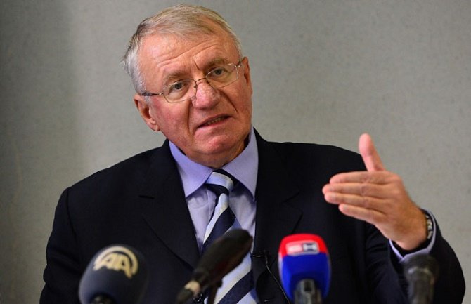 Tokom izborne kampanje i Šešelj u CG