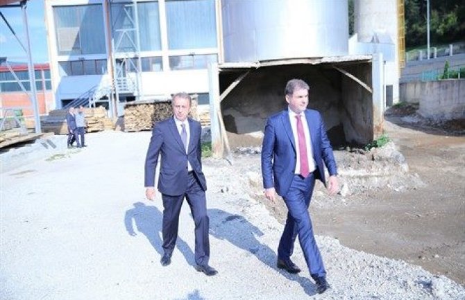 U cilju praćenja realizacije kredita Abu Dabi razvojnog fonda, Ivanović obišao Vektru Jakić