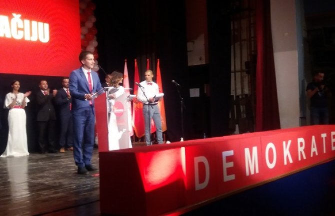 Demokrate sa konvencije iz Bijelog Polja poručile: Srce će pobijediti novac (FOTO)