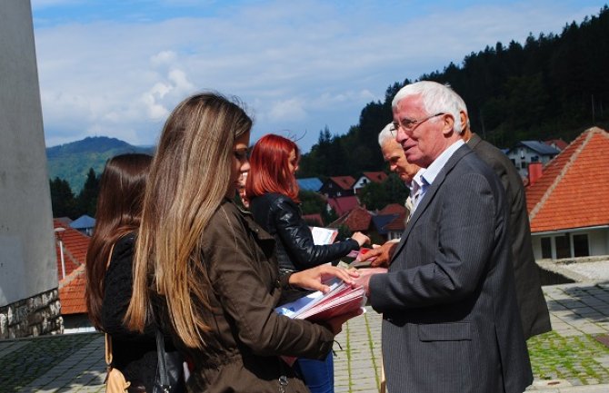 Kolašin: Verbalni napad na Demokrate, među napadačima i sin Medenice