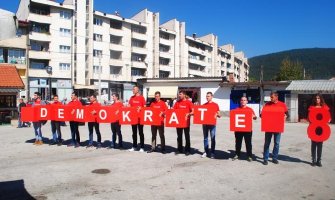 Demokrate  u okviru pobjedničke kampanje „od vrata do vrata“, bile u posjeti Pljevljima