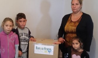 Život sa 5,58 eura socijalne pomoći: Pomozimo samohranoj majci Hildi da nahrani djecu (FOTO)