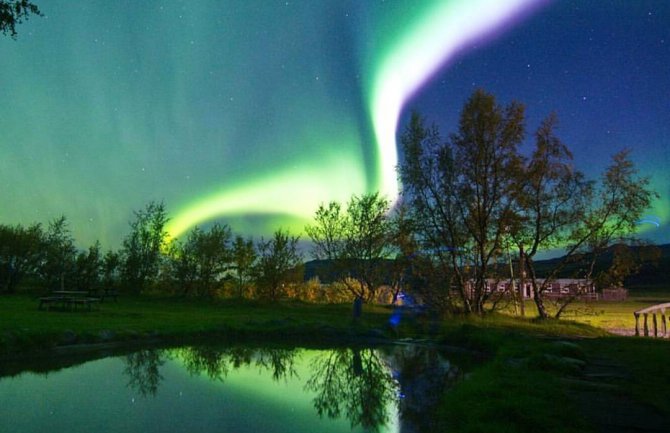 Ugasili građanima rasvjetu da bi uživali u čudesnoj polarnoj svjetlosti (VIDEO)