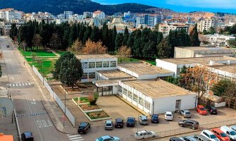 Bar: Spriječen sukob tinejdžerki